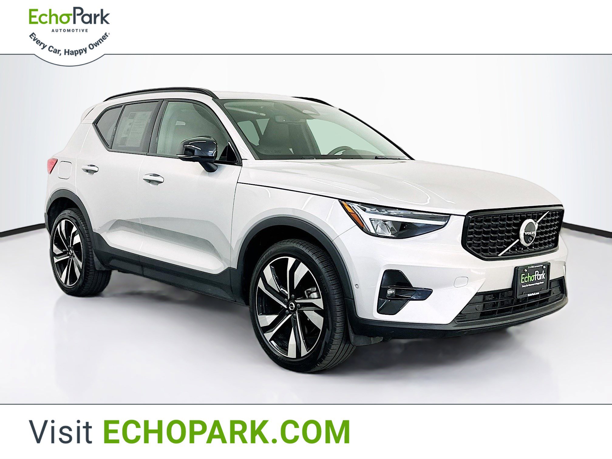 Used 2025 Volvo XC40 B5 Plus