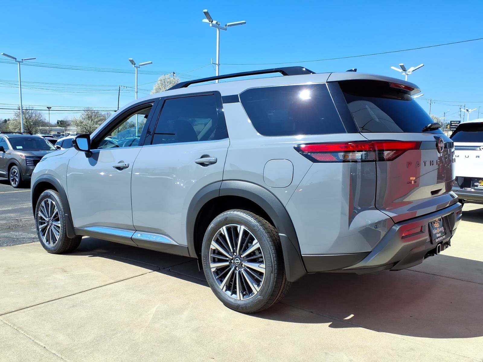 New 2026 Nissan Pathfinder Platinum AWD/4WD image 8