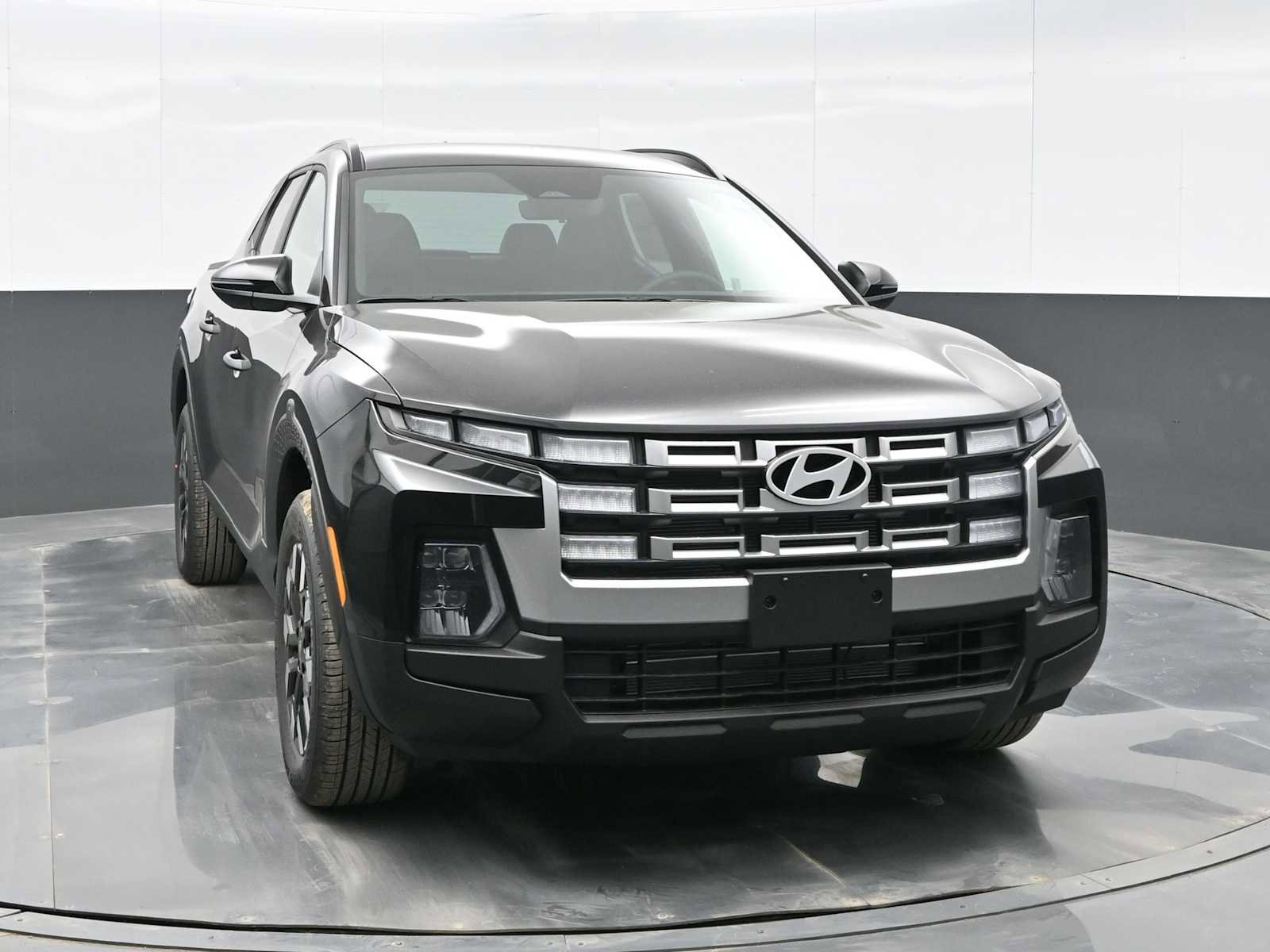 Certified 2025 Hyundai Santa Cruz SEL image 2