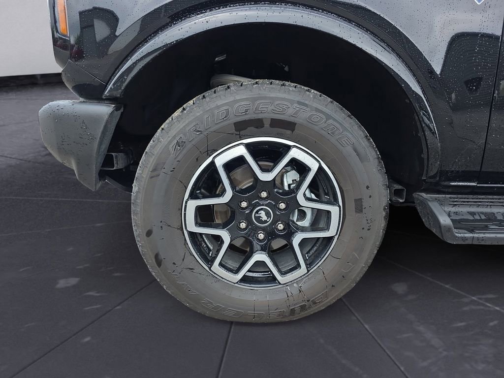 Used 2025 Ford Bronco Outer Banks AWD/4WD image 14