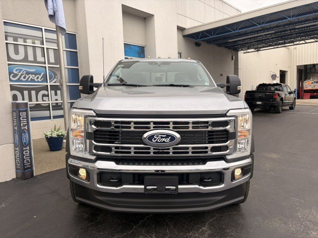 New 2027 Ford F450 XL w/ XL Chrome Package AWD/4WD image 3