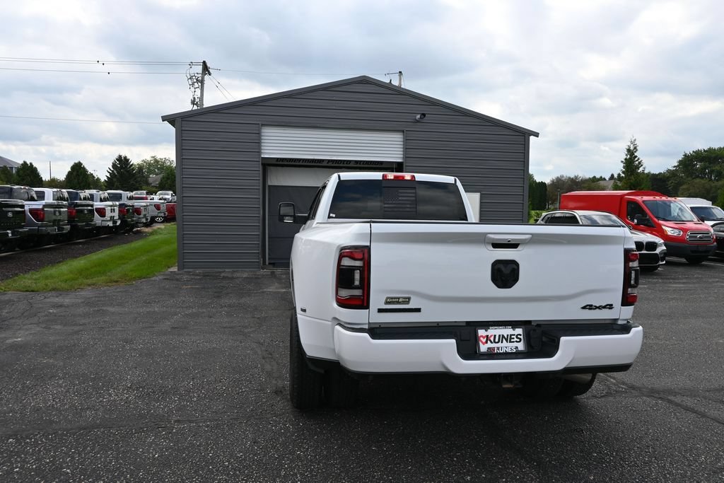 Used 2024 RAM 3500 Big Horn w/ Night Edition AWD/4WD image 15