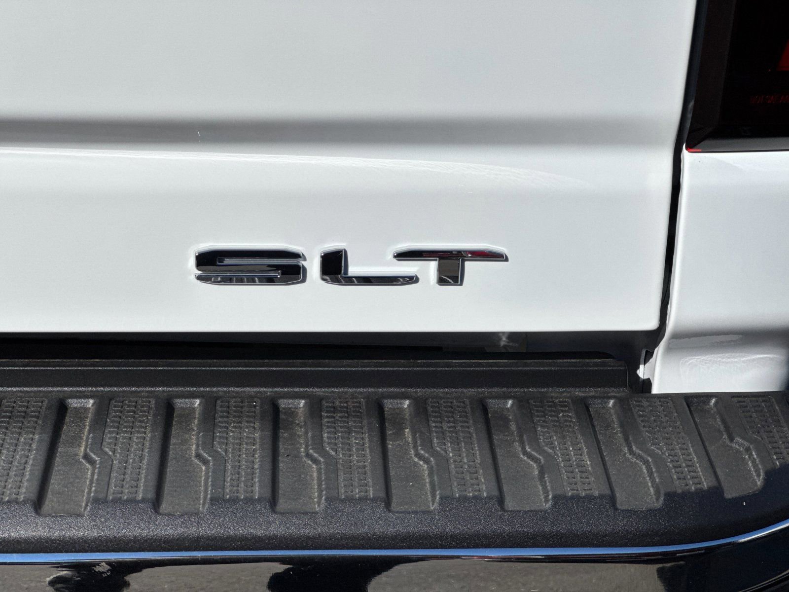 New 2026 GMC Sierra 2500 SLT w/ SLT Premium Package image 32