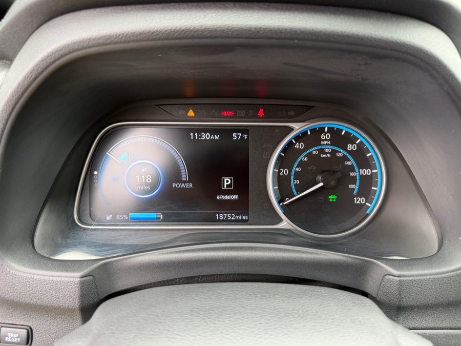 Used 2025 Nissan Leaf S FWD image 12
