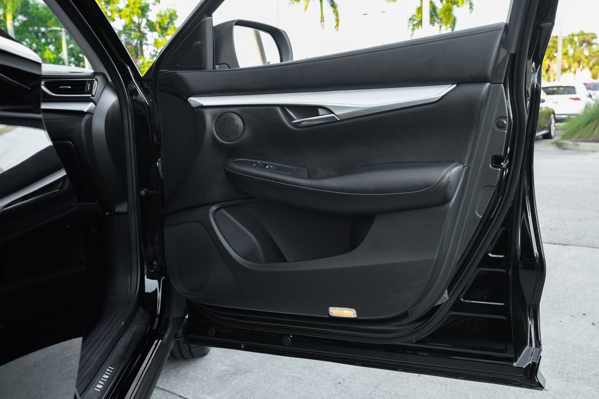 Used 2019 INFINITI QX50 Luxe w/ Navigation Package image 36