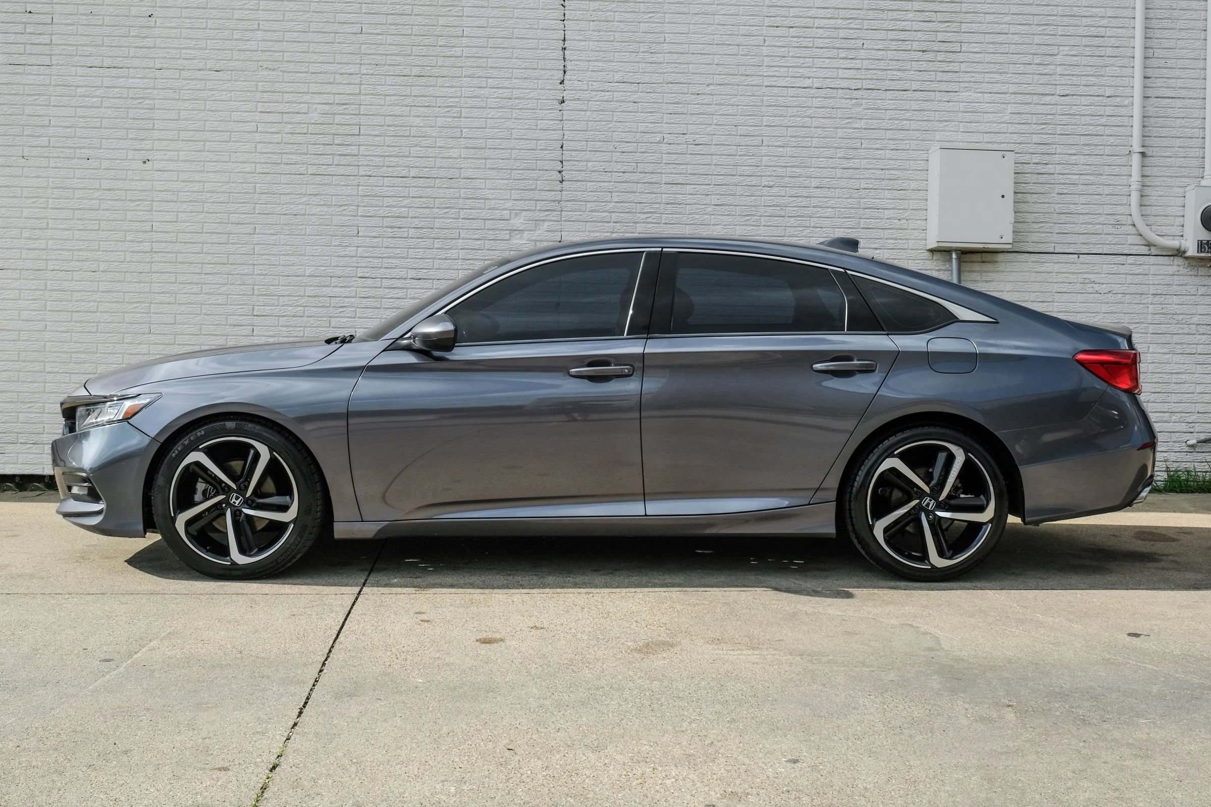 Used 2018 Honda Accord Sport image 10