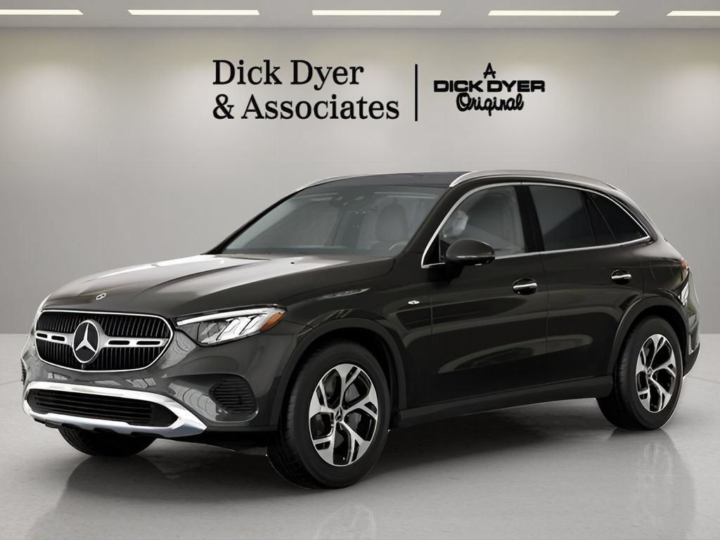 Used 2025 Mercedes-Benz GLC 350e 4MATIC image 32