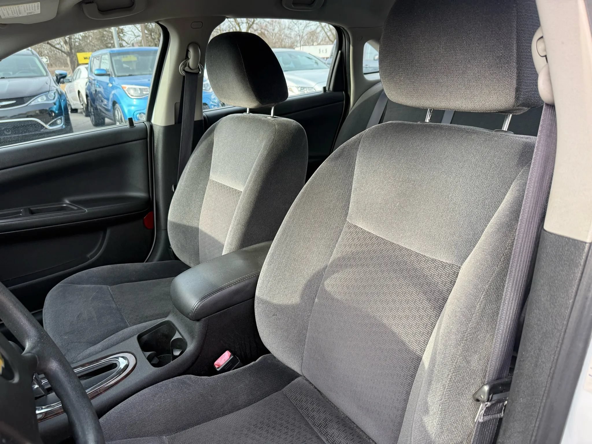 Used 2016 Chevrolet Impala LT FWD image 16