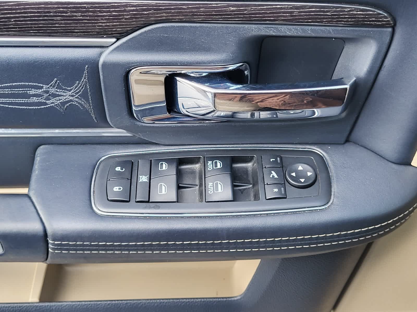 Used 2018 RAM 2500 Limited AWD/4WD image 15