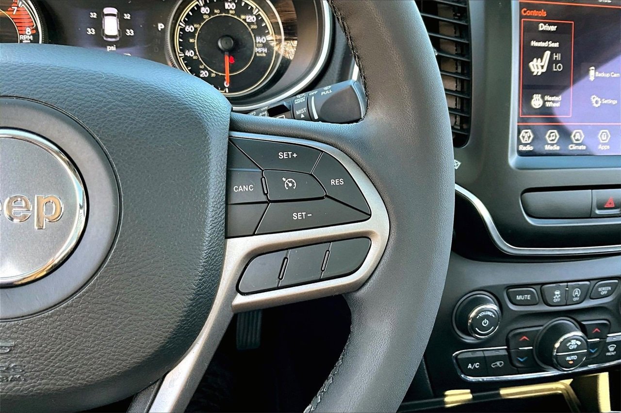 Certified 2022 Jeep Cherokee Latitude Lux w/ Sun & Sound Group image 28