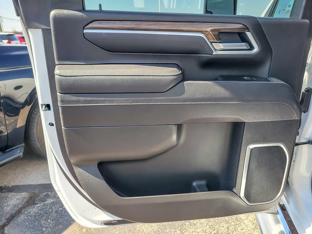 Used 2025 Chevrolet Silverado 2500 LT w/ Convenience Package AWD/4WD image 20