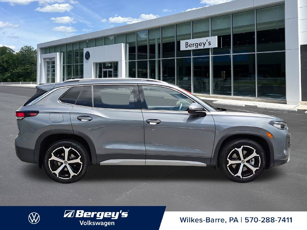 Certified 2026 Volkswagen Tiguan SE AWD/4WD image 5
