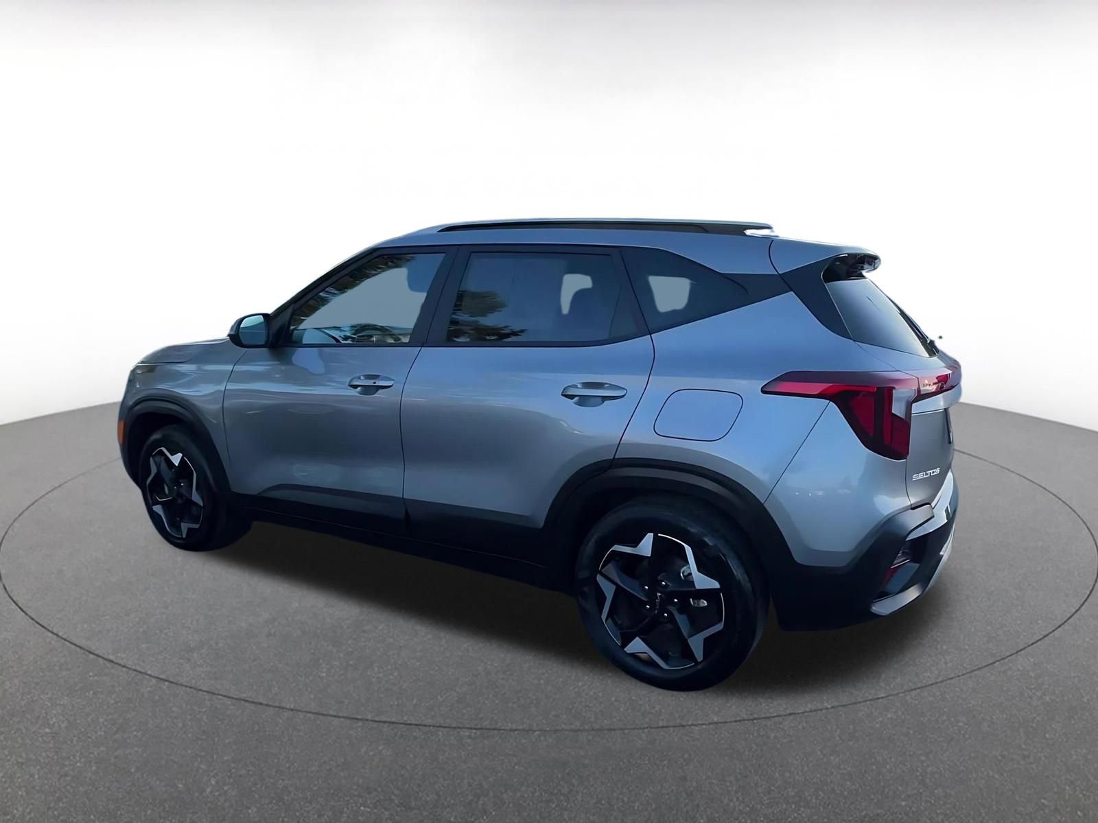 Used 2025 Kia Seltos S image 10