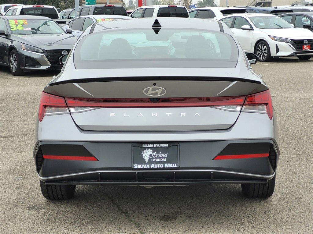 New 2026 Hyundai Elantra SEL Sport image 5