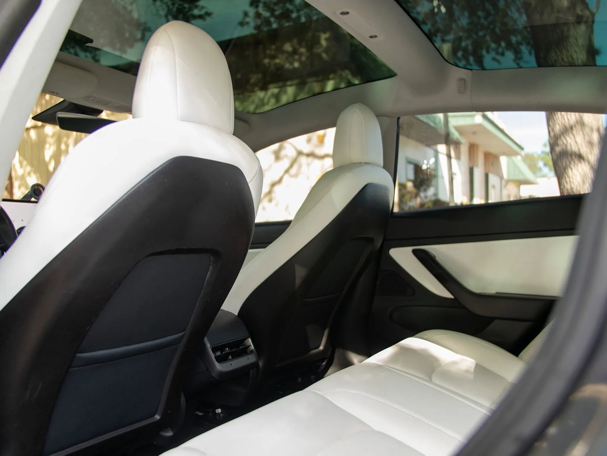 Used 2020 Tesla Model 3 Standard Range RWD image 24