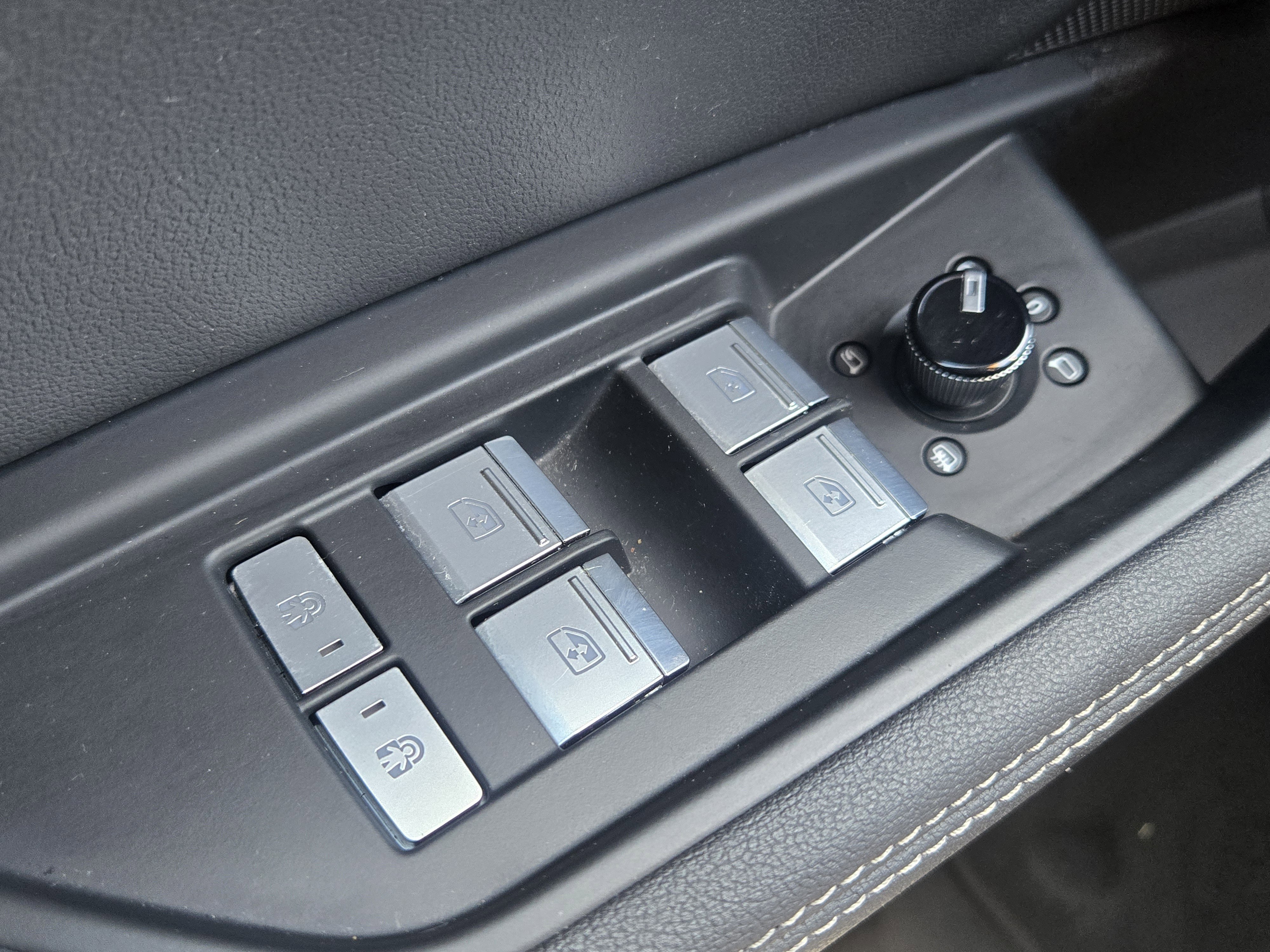 Certified 2024 Audi Q8 e-tron Premium Plus w/ Premium Plus Package AWD/4WD image 31