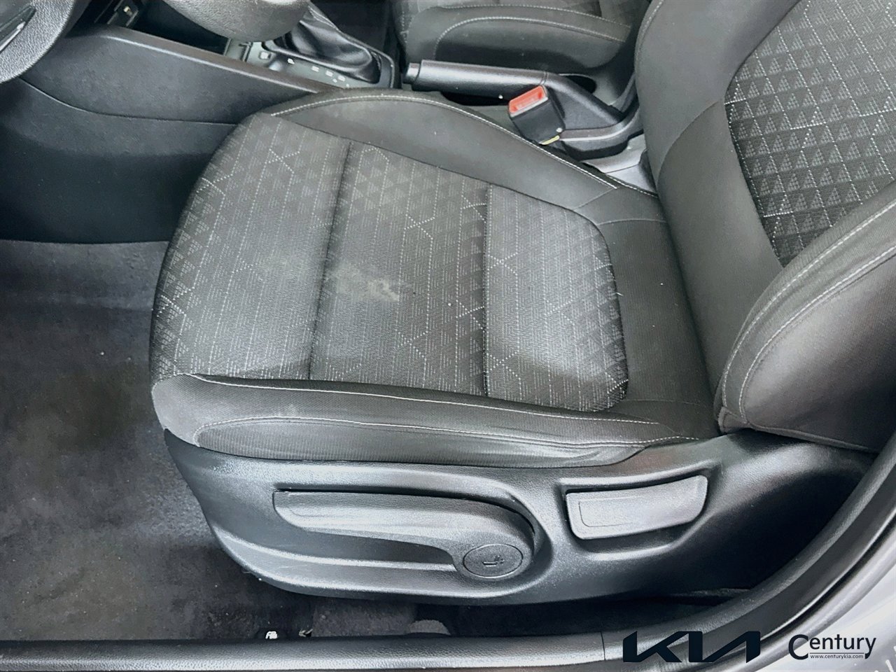 Used 2023 Kia Rio S FWD image 18