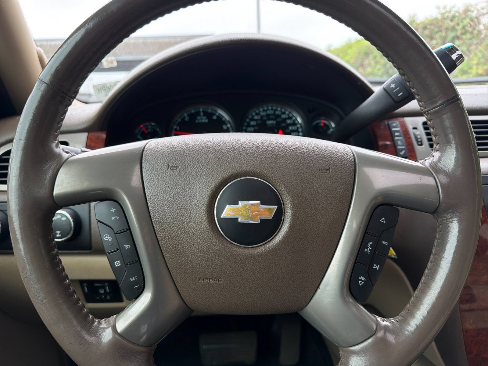 Used 2013 Chevrolet Tahoe LTZ AWD/4WD image 23