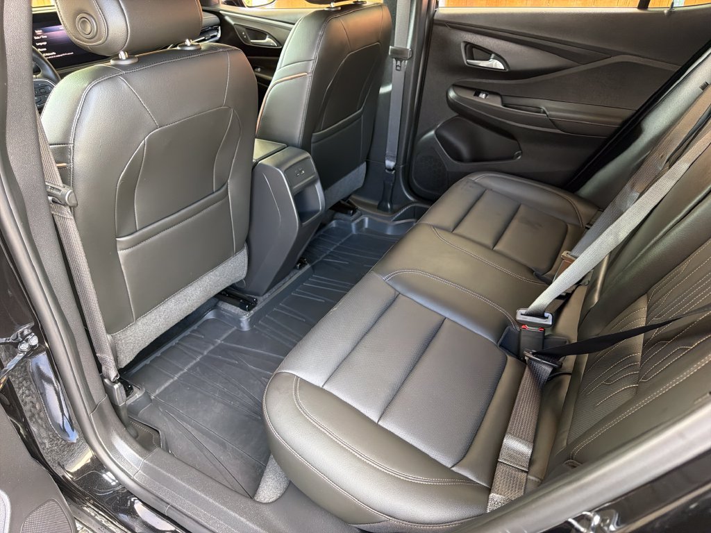 Used 2025 Buick Envista Avenir FWD image 30