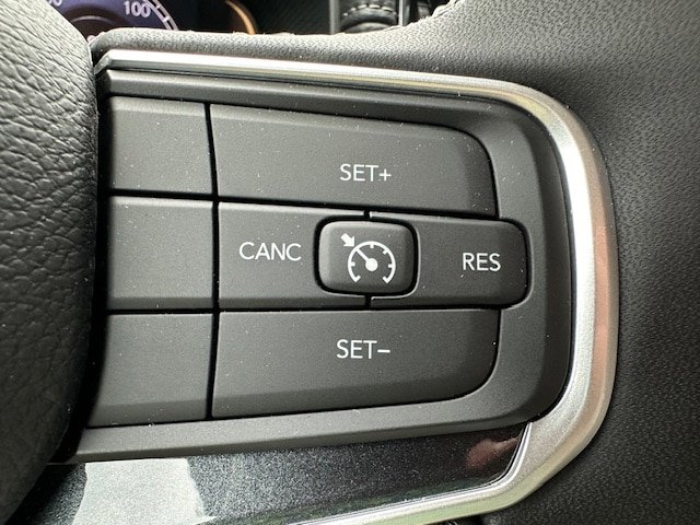 New 2024 Jeep Wagoneer L 4WD w/ Rear Seat Video Group 1 image 15