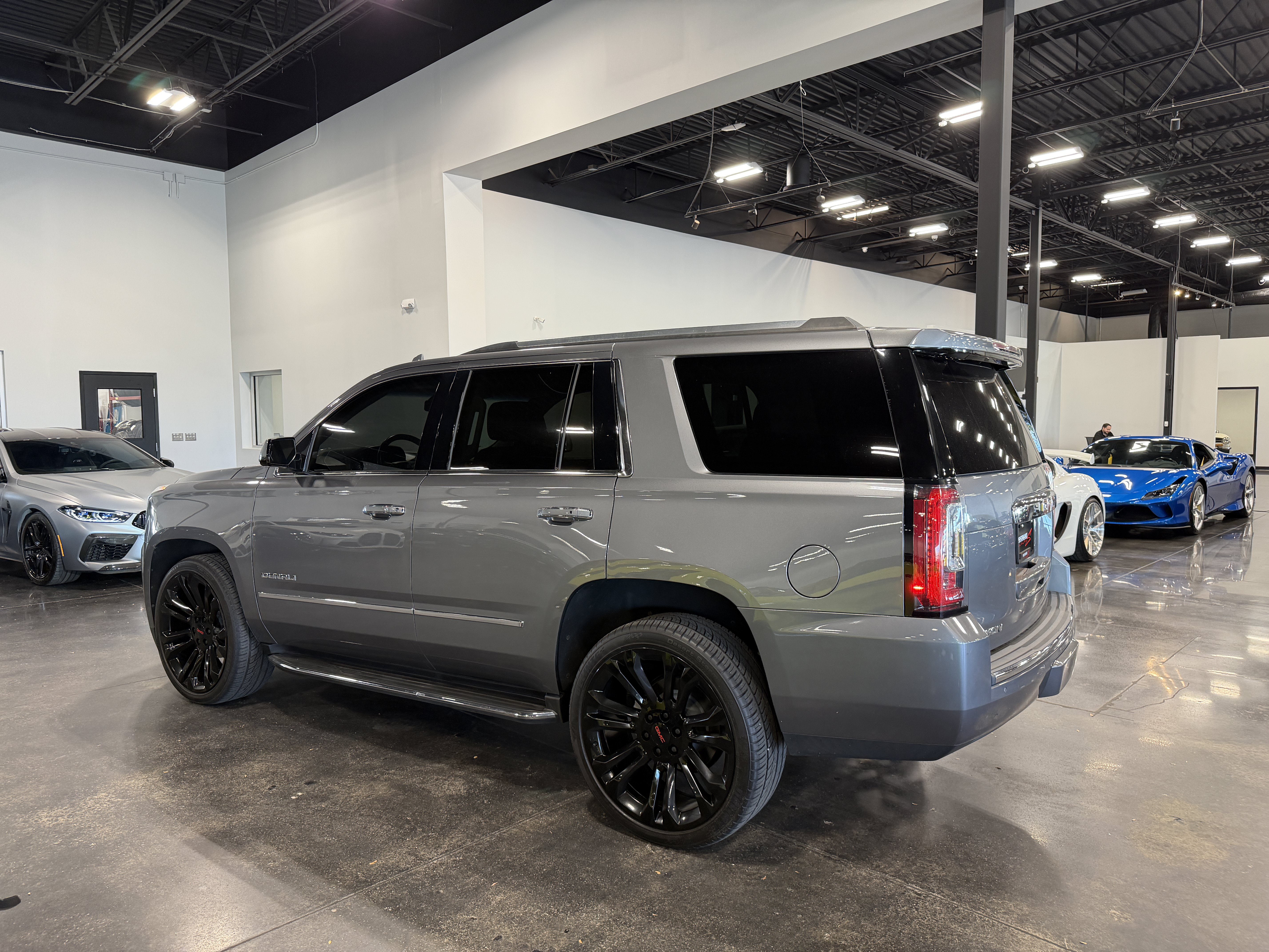 Used 2019 GMC Yukon Denali AWD/4WD image 5