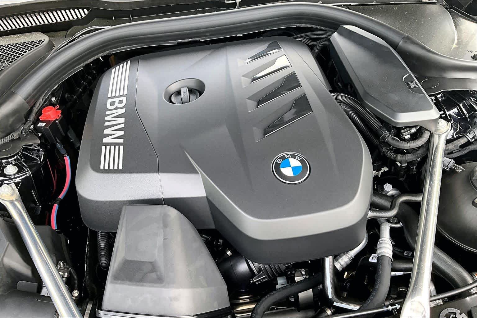 Used 2026 BMW 530i w/ M Sport Package RWD image 17