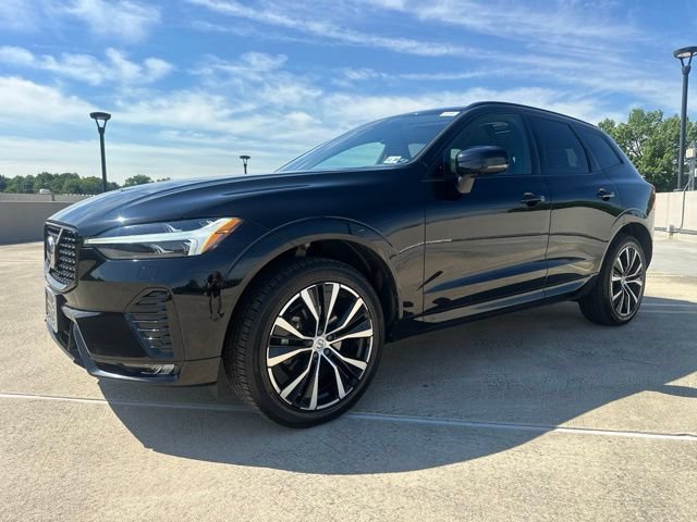 Certified 2024 Volvo XC60 B5 Plus w/ Climate Package AWD/4WD image 4