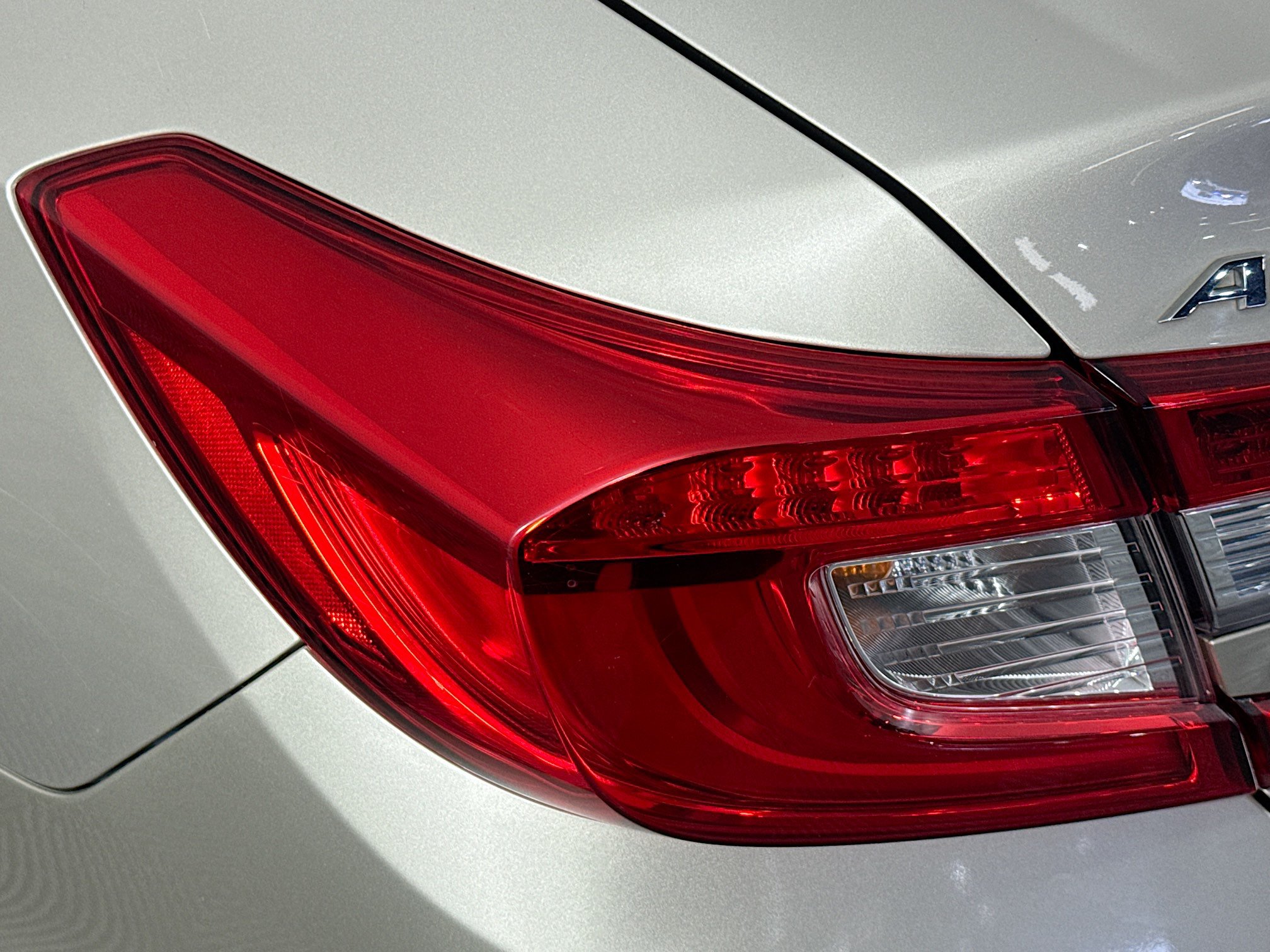 Used 2018 Honda Accord Touring image 34