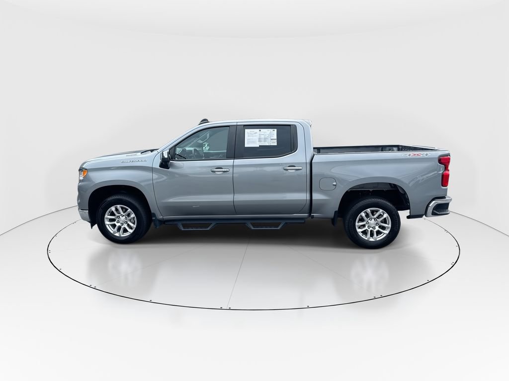 Used 2024 Chevrolet Silverado 1500 LT w/ Safety Package AWD/4WD image 5
