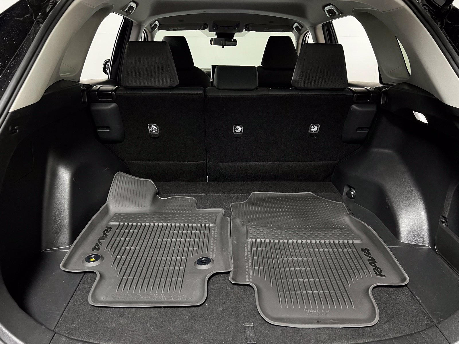Certified 2025 Toyota RAV4 XLE FWD image 23