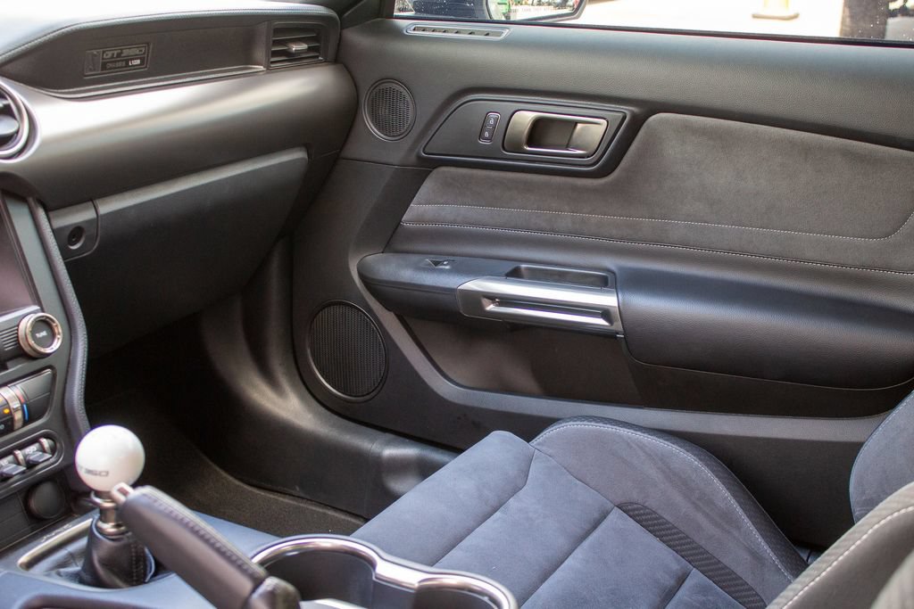 Used 2020 Ford Mustang Shelby GT350 w/ Technology Package RWD image 19