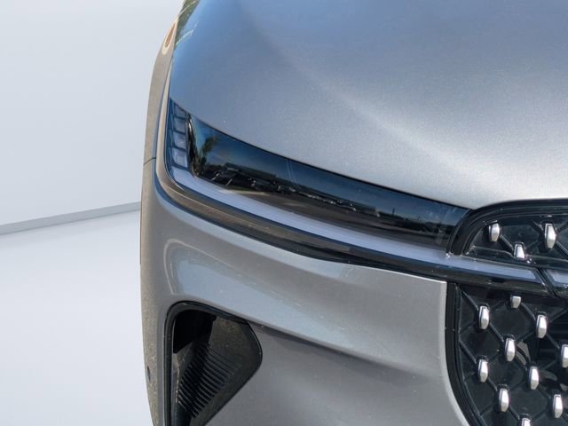 Used 2024 Lincoln Nautilus Reserve image 9