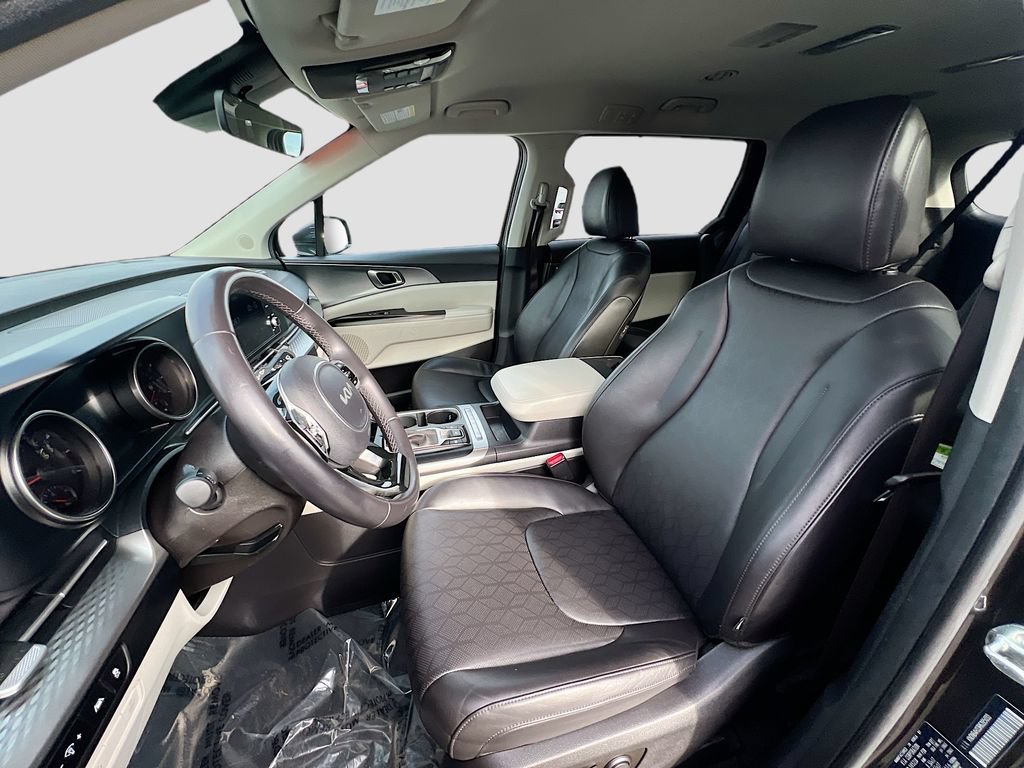 Used 2024 Kia Carnival LX FWD image 20