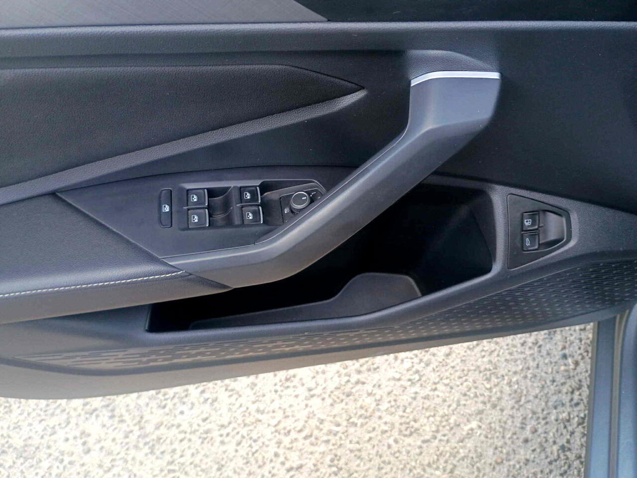 Used 2023 Volkswagen Jetta SE w/ Panoramic Sunroof Package image 18