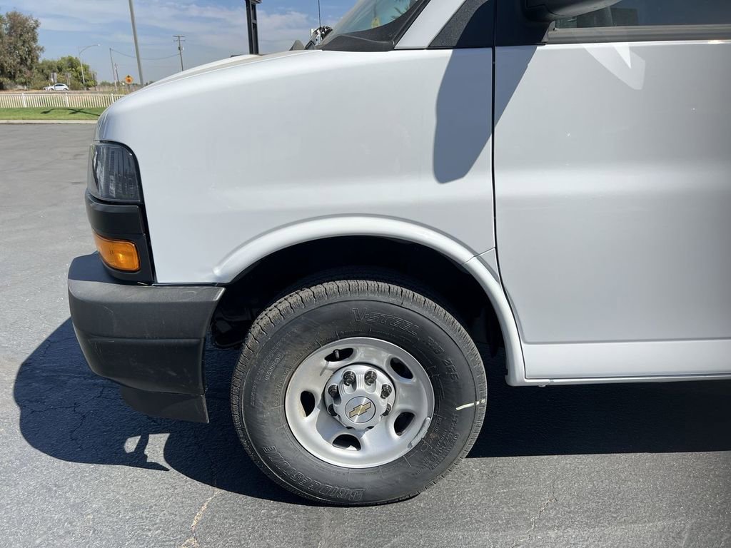 New 2025 Chevrolet Express 2500 w/ Driver Convenience Package image 31