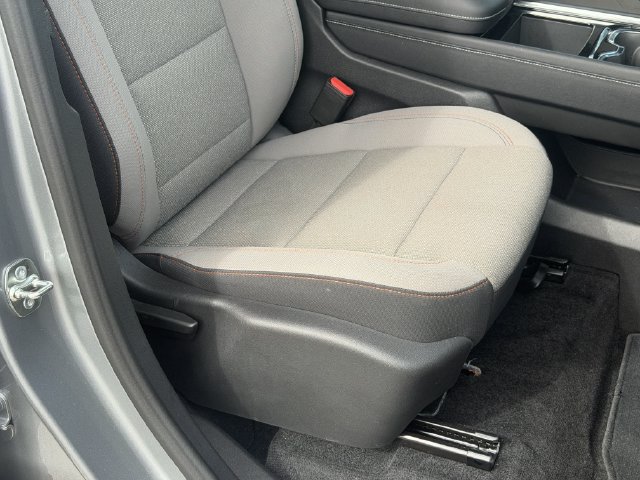 Used 2026 Chevrolet Traverse LT w/ Driver Confidence Package FWD image 17