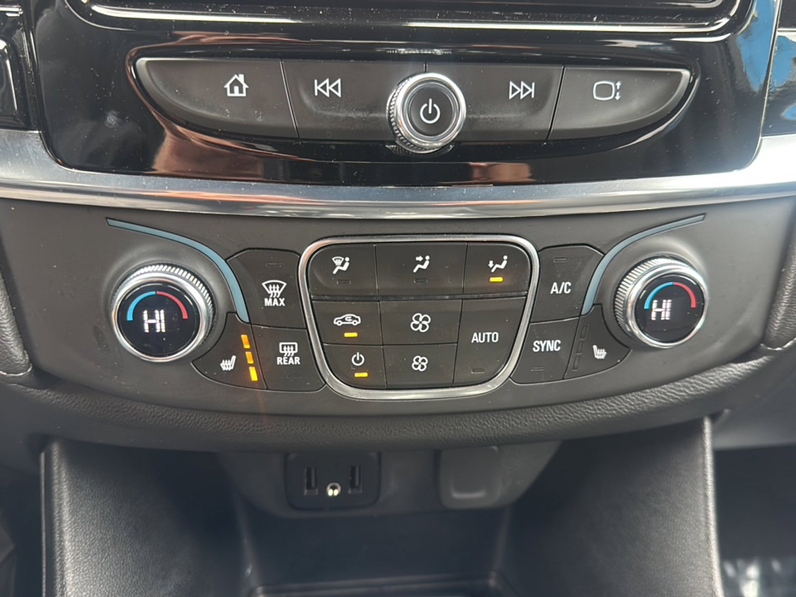 Certified 2023 Chevrolet Traverse LT AWD/4WD image 39