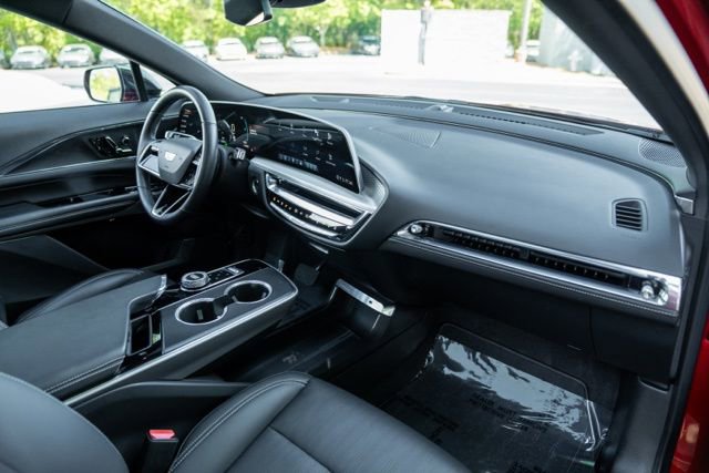 Used 2024 Cadillac Lyriq Sport RWD image 27