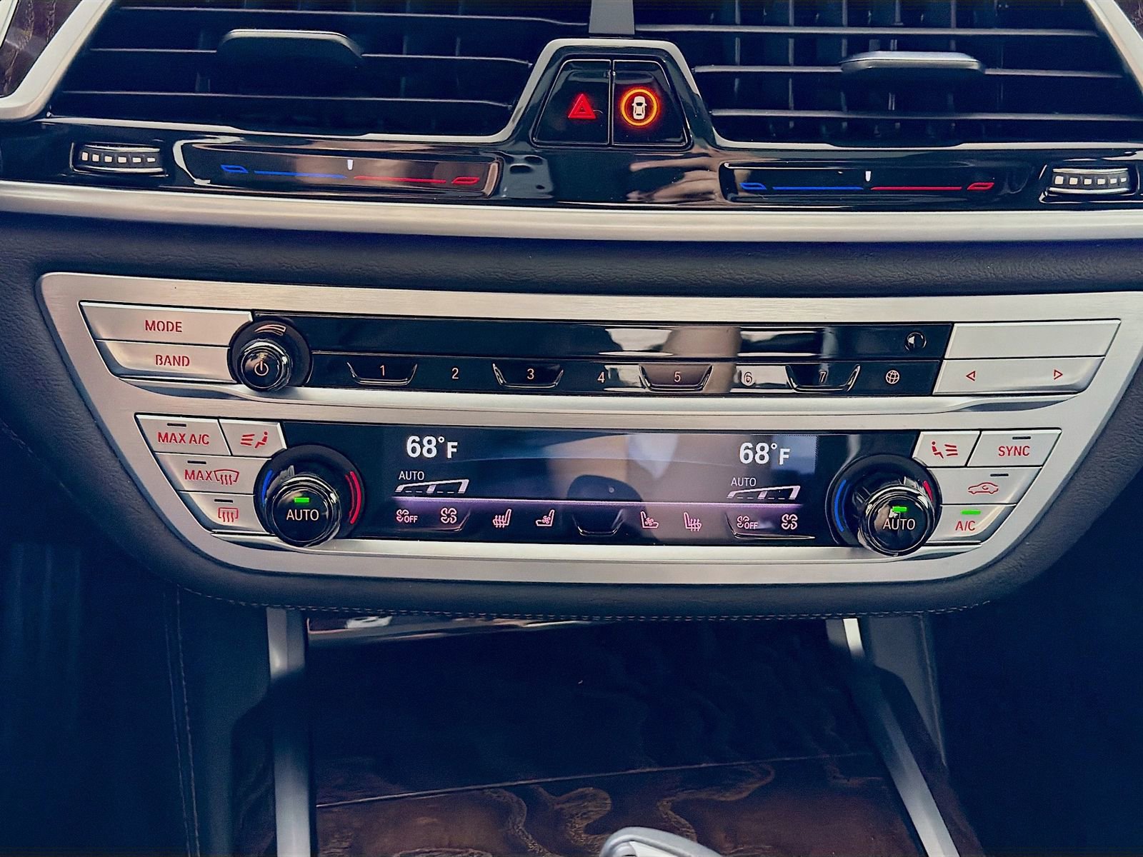 Used 2022 BMW 750i xDrive w/ Executive Package image 19