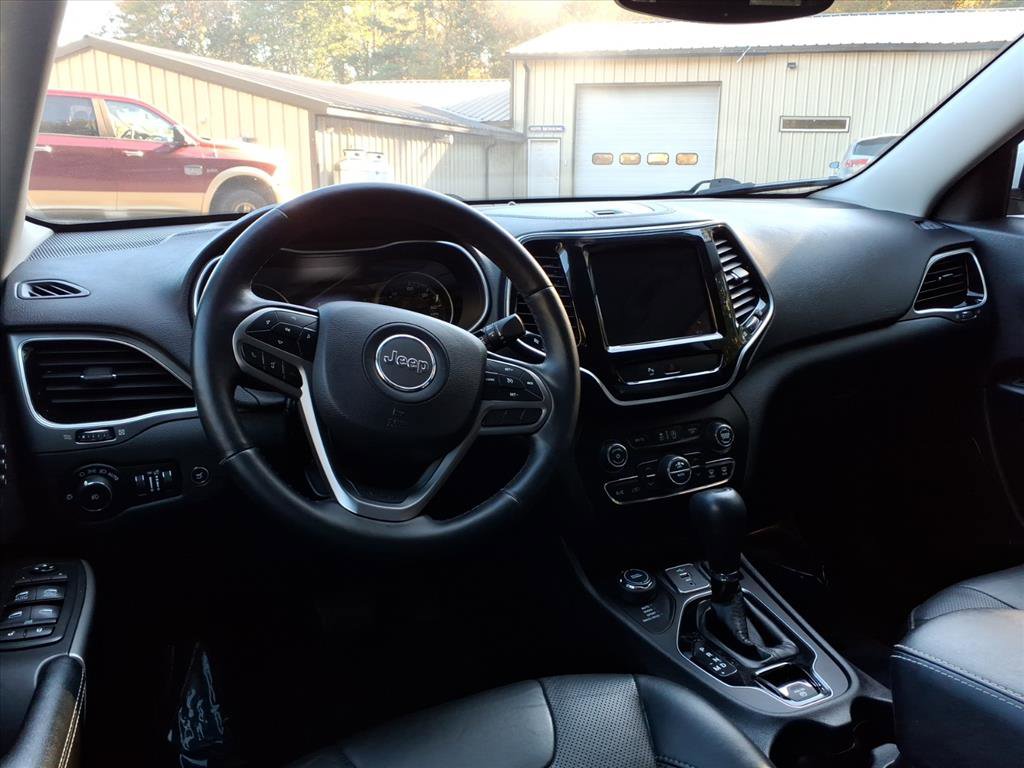 Used 2019 Jeep Cherokee Limited image 13