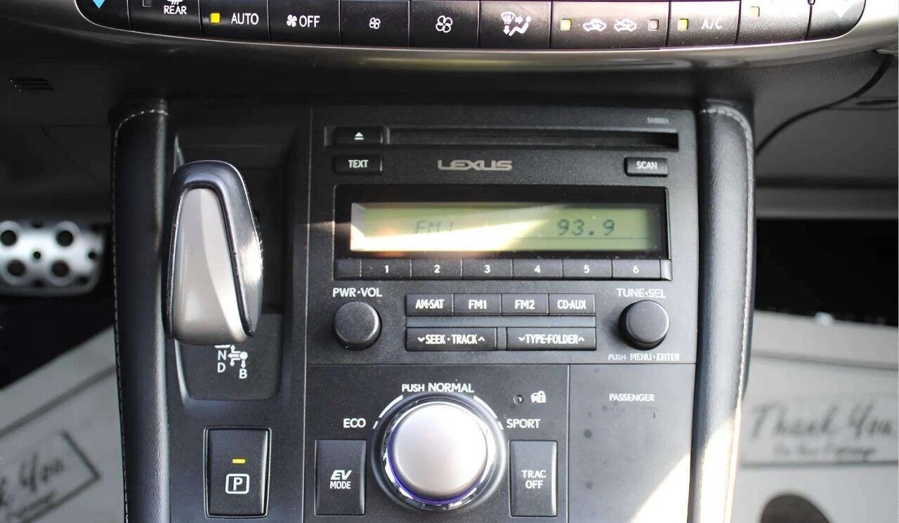 Used 2017 Lexus CT 200h image 19