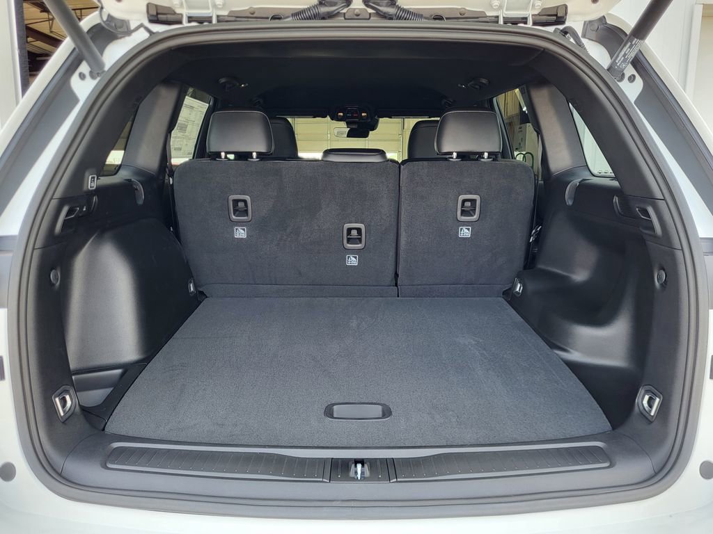 New 2025 Jeep Grand Cherokee Altitude image 27