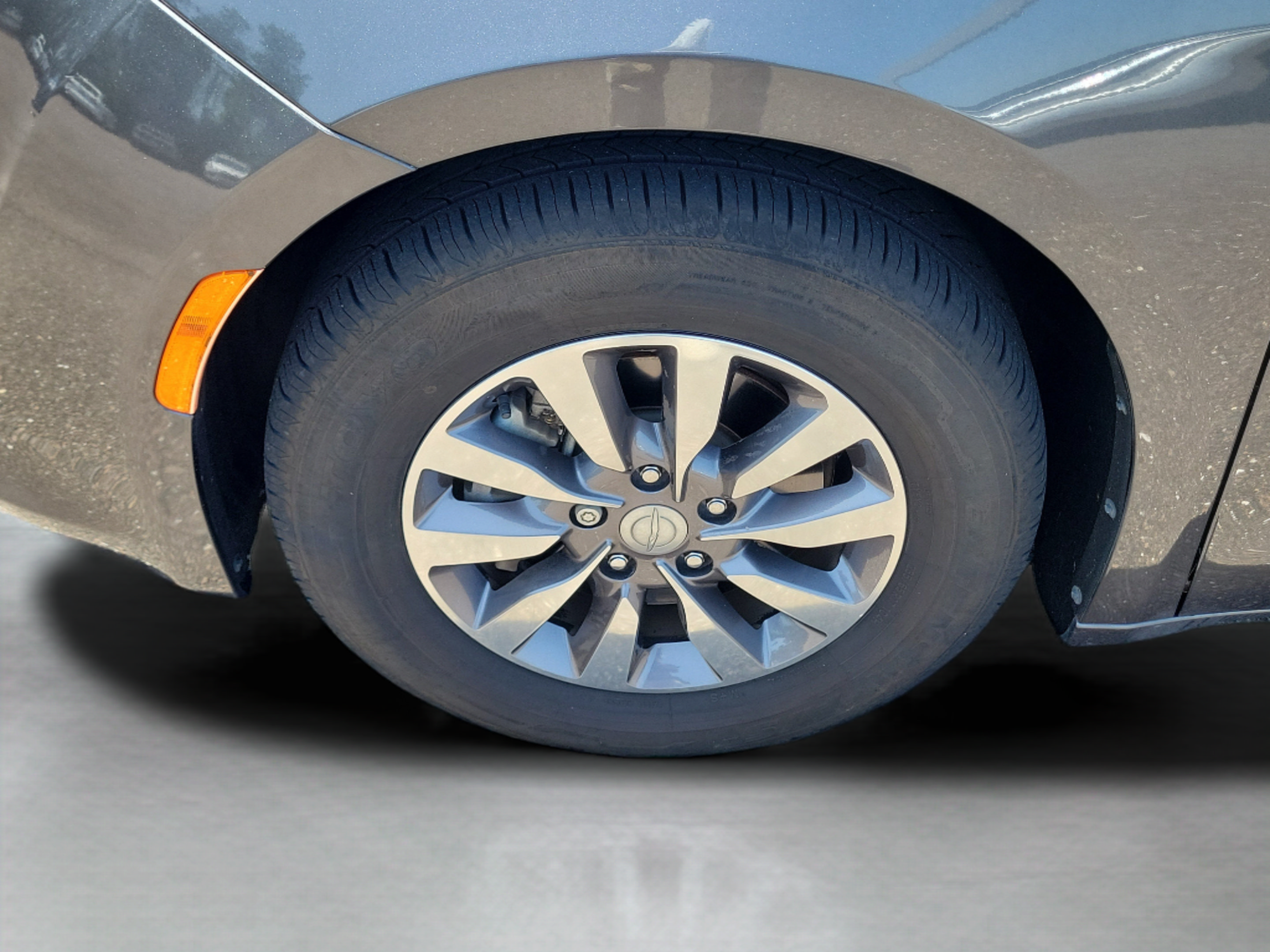 Used 2019 Chrysler Pacifica Touring-L Plus FWD image 34