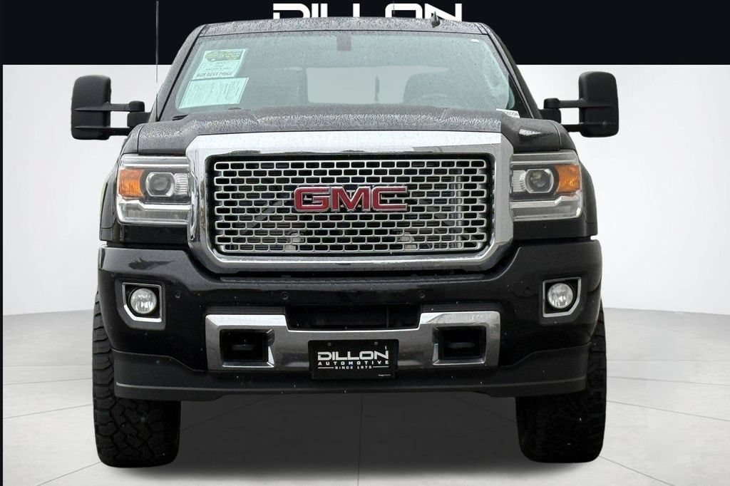 Used 2015 GMC Sierra 2500 Denali w/ Suspension Package, Off-Road AWD/4WD image 9
