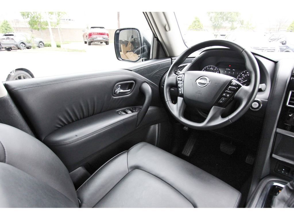Used 2024 Nissan Armada SV image 6