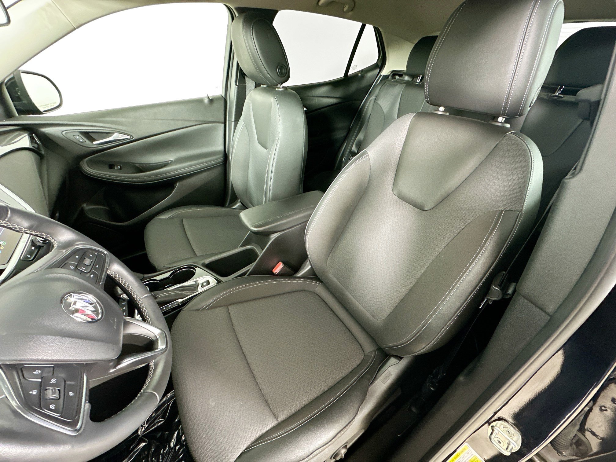 Used 2023 Buick Encore GX Preferred w/ Cold Weather Comfort Package AWD/4WD image 26