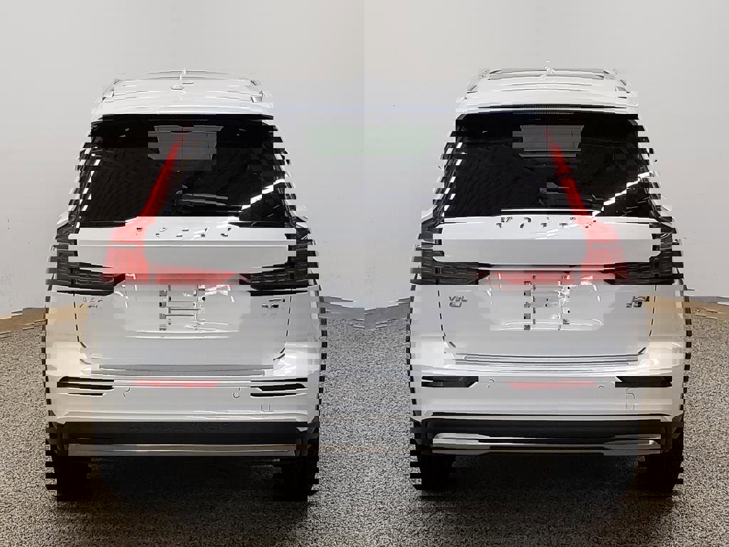 New 2026 Volvo V60 B5 Cross Country Plus w/ Protection Package Premier image 4