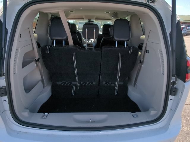 Used 2024 Chrysler Pacifica Touring-L FWD image 34
