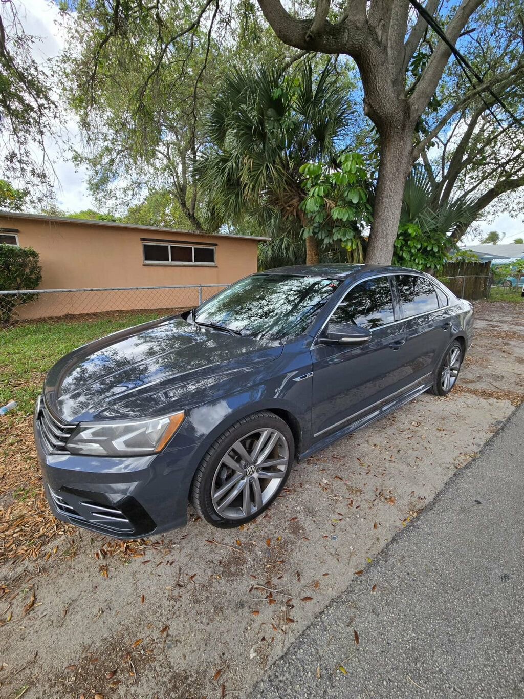 Used 2017 Volkswagen Passat 1.8T R-Line image 3