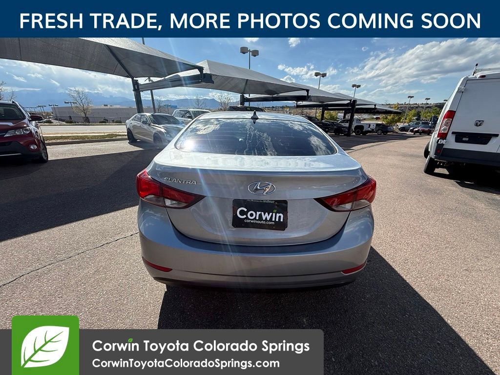 Used 2015 Hyundai Elantra SE w/ Option Group 02 FWD image 7